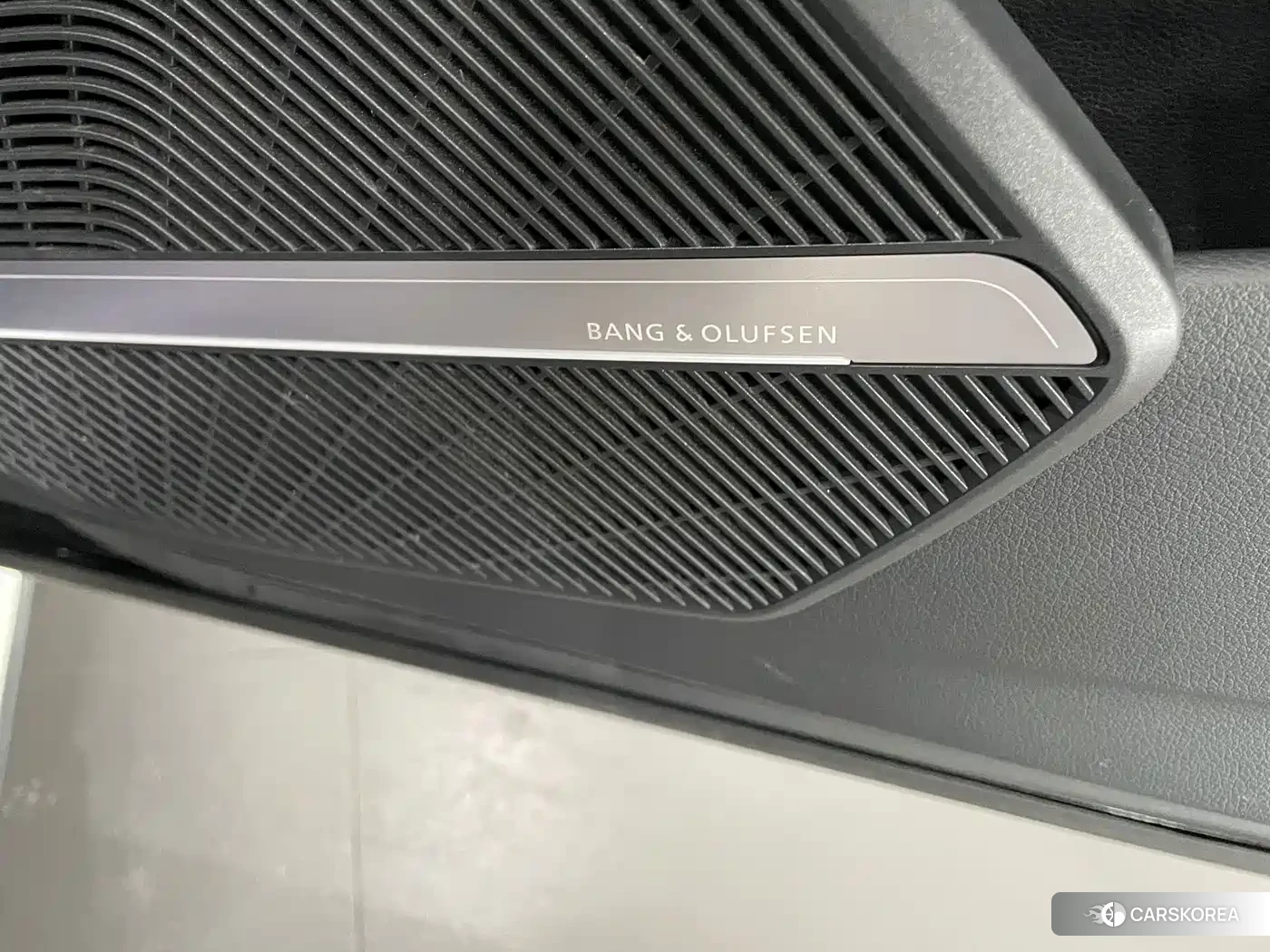 Audi Q5L 2022 Черный из Китая, фото 2