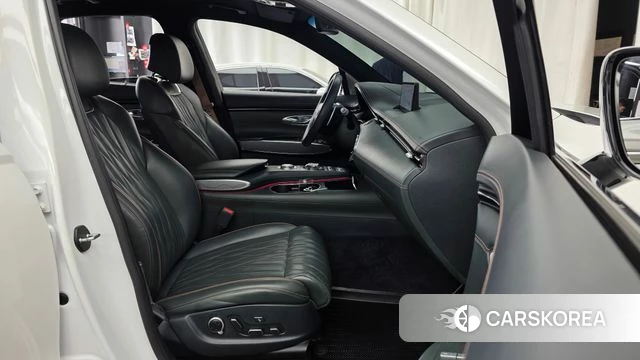 Genesis GV70 2022 Белый из Кореи, фото 2