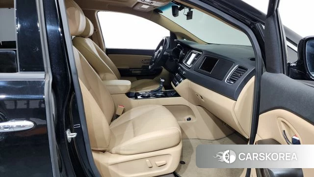 Kia The New Carnival 2018 Черный из Кореи, фото 2