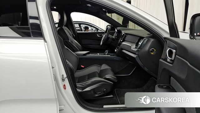 Volvo XC60 second Generation 2020 Белый из Кореи, фото 2