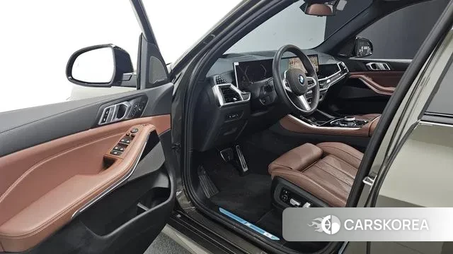 BMW X5 (G05) 2025 Песочный из Кореи, фото 2