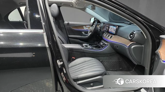 Mercedes-Benz E-Class W213 2020 Черный из Кореи, фото 2