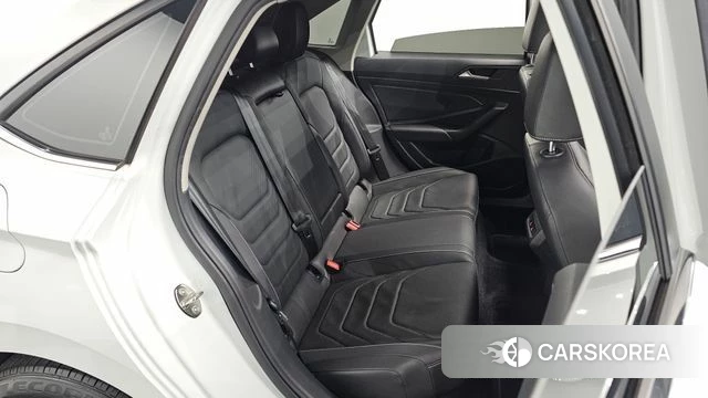Volkswagen 7th Generation of Jetta 2021 Белый из Кореи, фото 2