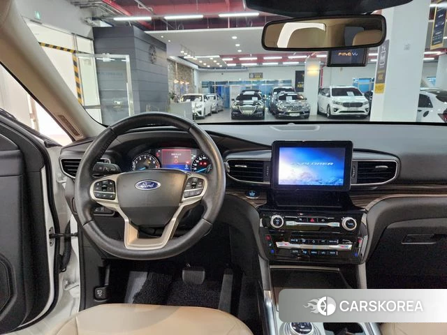 Ford Explorer 6th Generation 2021 Белый из Кореи, фото 2