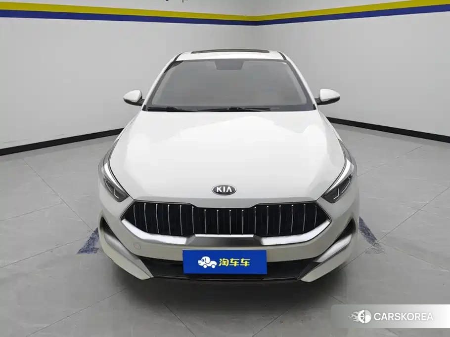 Kia K3 2021 Белый из Китая, фото 2
