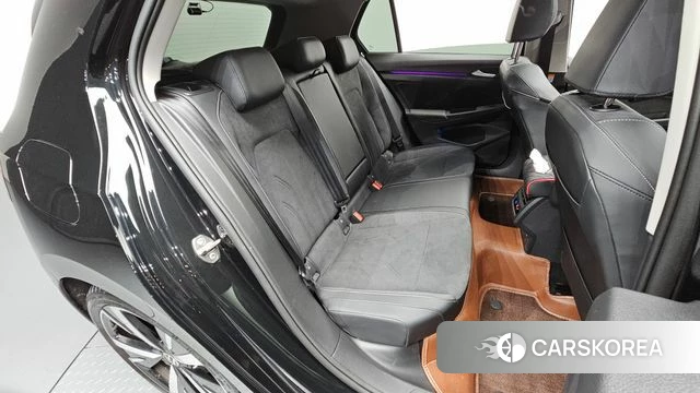 Volkswagen Golf 8th Generation 2026 Черный из Кореи, фото 2