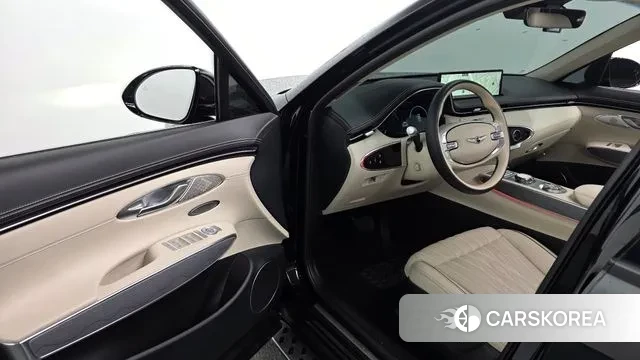 Genesis GV70 2023 Черный из Кореи, фото 2