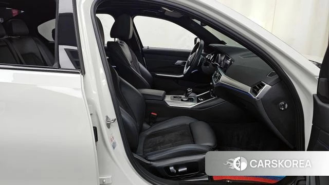 BMW 3 Series (G20) 2021 Белый из Кореи, фото 2