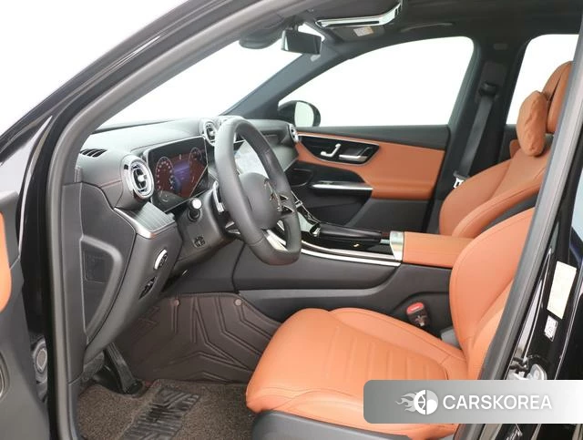 Mercedes-Benz GLC 2024 Черный из Китая, фото 2