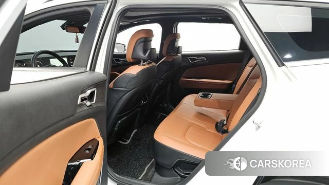 Kia Sportage 5th Generation Hybrid 2024 Белый из Кореи, фото 2