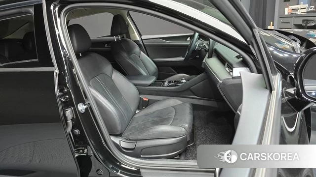 Kia K5 3rd generation 2023 Черный из Кореи, фото 2