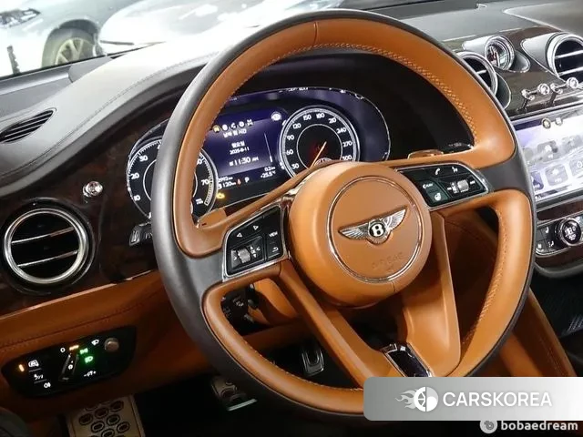 Bentley Bentayga 2020 Белый из Кореи, фото 2