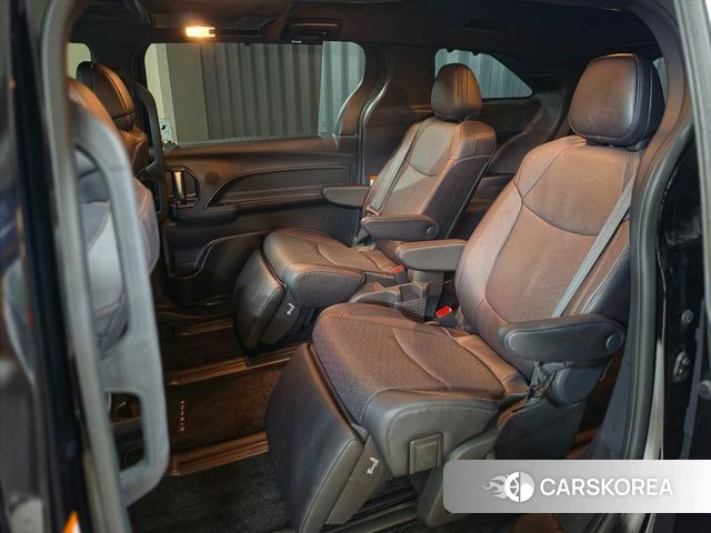 Toyota Sienna 4th Generation 2025 Черный из Кореи, фото 2