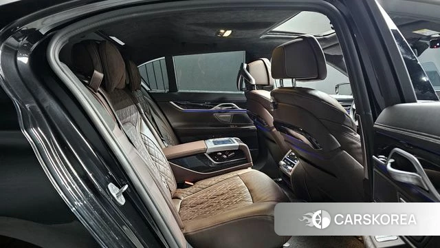 BMW 7 Series (G11) 2022 Черный из Кореи, фото 2