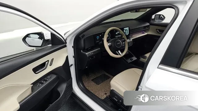 Hyundai Kona (SX2) 2024 Белый из Кореи, фото 2