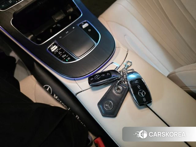 Mercedes-Benz CLS-Class C257 2022 Белый из Кореи, фото 2