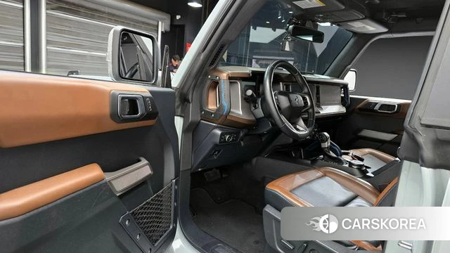 Ford Bronco 6th Generation 2022 Небесно-голубой из Кореи, фото 2