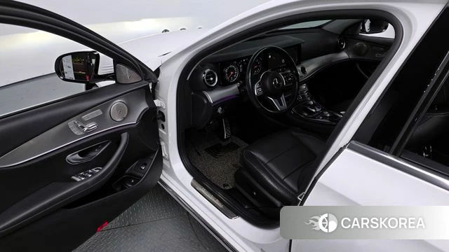 Mercedes-Benz E-Class W213 2019 Белый из Кореи, фото 2