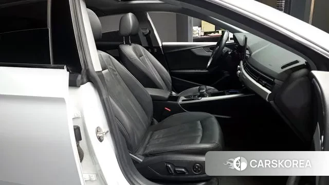 Audi A5 (F5) 2021 Белый из Кореи, фото 2