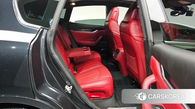 Maserati Levante 2022 Черный из Кореи, фото 2