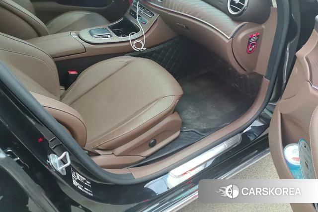 Mercedes-Benz E-class 2023 Черный из Китая, фото 2