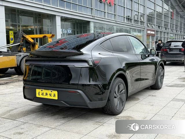Tesla Model Y 2026 Черный из Китая, фото 2
