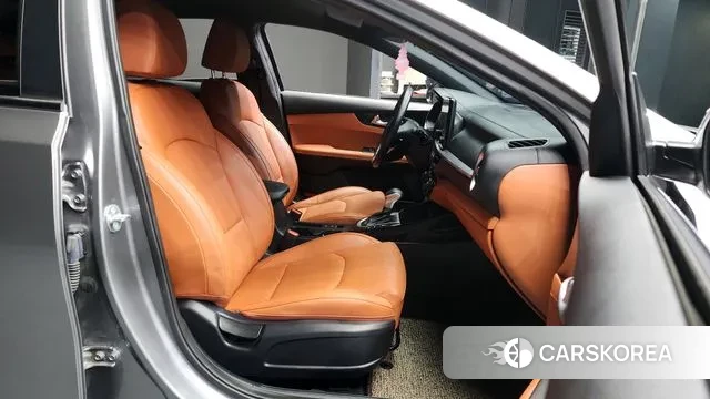 Kia The New K3 2nd generation 2023 Серебряный из Кореи, фото 2