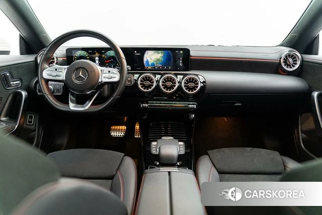 Mercedes-Benz CLA (import) 2021 Белый из Китая, фото 2