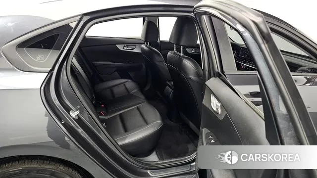 Kia The New K3 2nd generation 2022 Серый из Кореи, фото 2