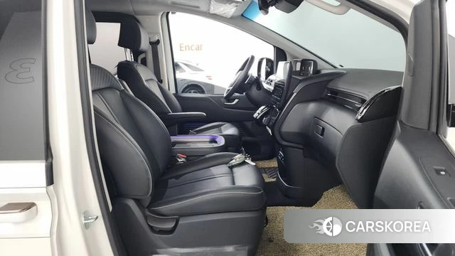 Hyundai Staria 2025 Белый из Кореи, фото 2