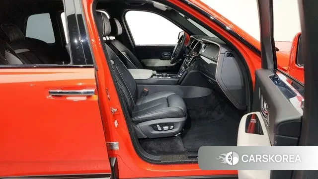 Rolls-Royce Cullinan 2023 Красный из Кореи, фото 2