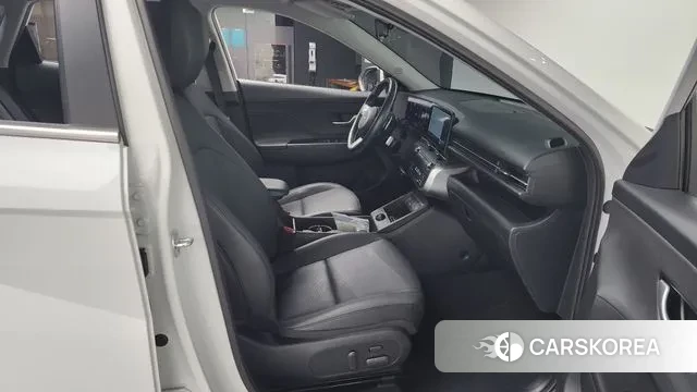 Hyundai Kona (SX2) 2023 Белый из Кореи, фото 2