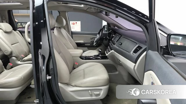 Kia The New Carnival 2018 Черный из Кореи, фото 2