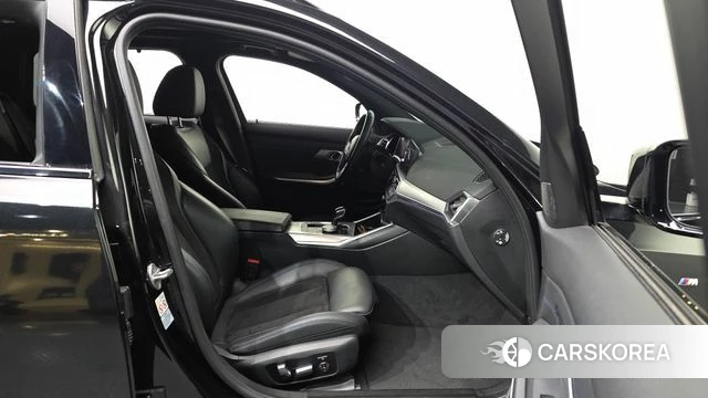 BMW 3 Series (G20) 2021 Черный из Кореи, фото 2