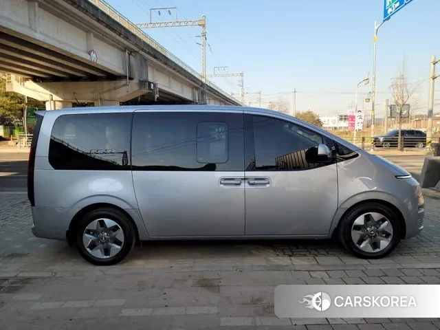 Hyundai Staria 2024 Серебряный из Кореи, фото 2
