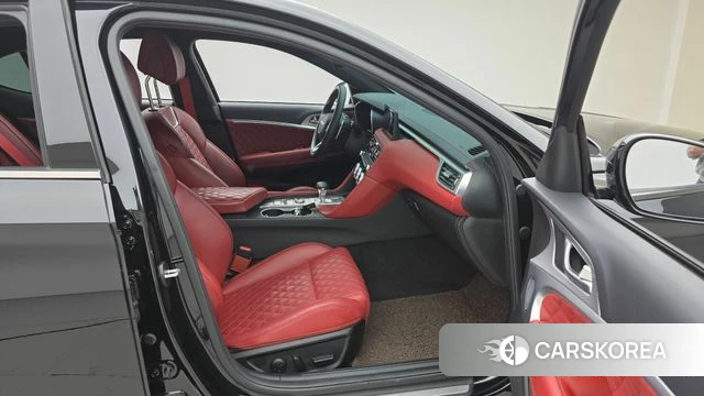 Genesis The New G70 2023 Черный из Кореи, фото 2