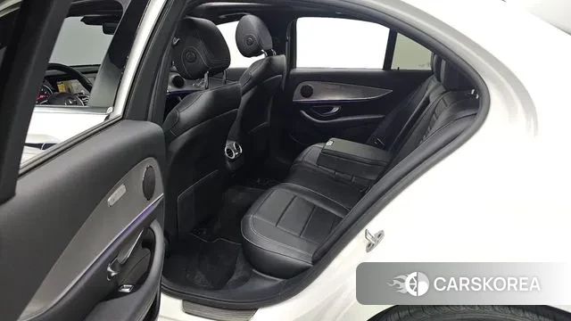 Mercedes-Benz E-Class W213 2018 Белый из Кореи, фото 2