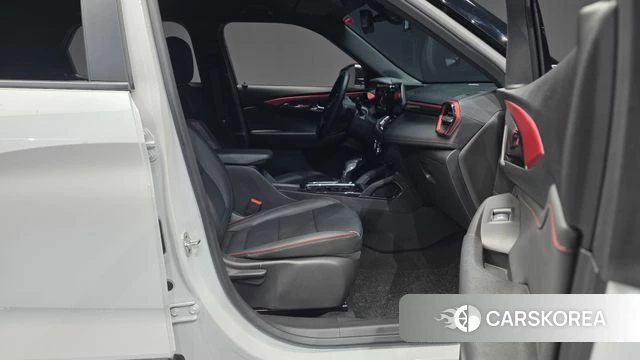 Chevrolet (GM Daewoo) The New Trail Blazer 2024 Белый из Кореи, фото 2