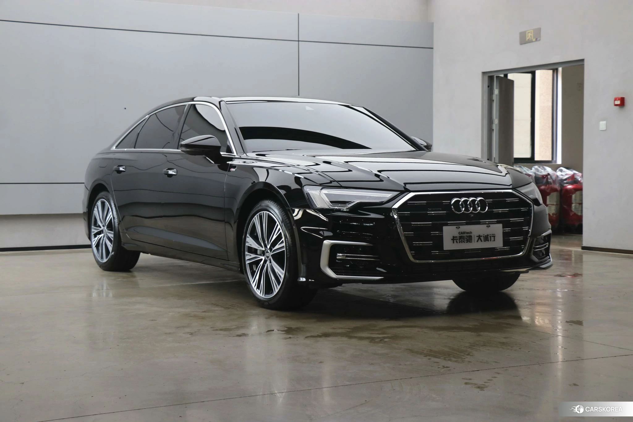 Audi A6L 2025 Черный из Китая, фото 2