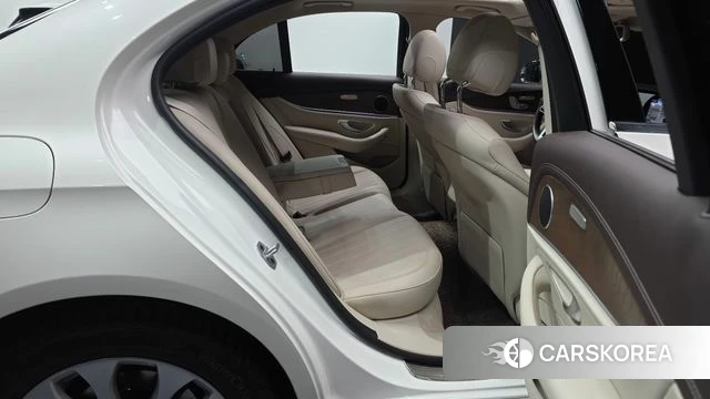 Mercedes-Benz E-Class W213 2020 Белый из Кореи, фото 2