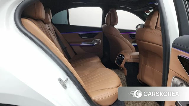 Mercedes-Benz E-Class W214 2024 Белый из Кореи, фото 2
