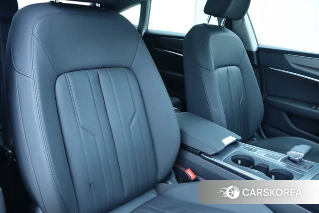 Audi A7 2021 Черный из Китая, фото 2