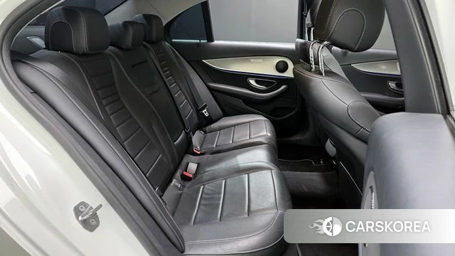 Mercedes-Benz E-Class W213 2018 Белый из Кореи, фото 2