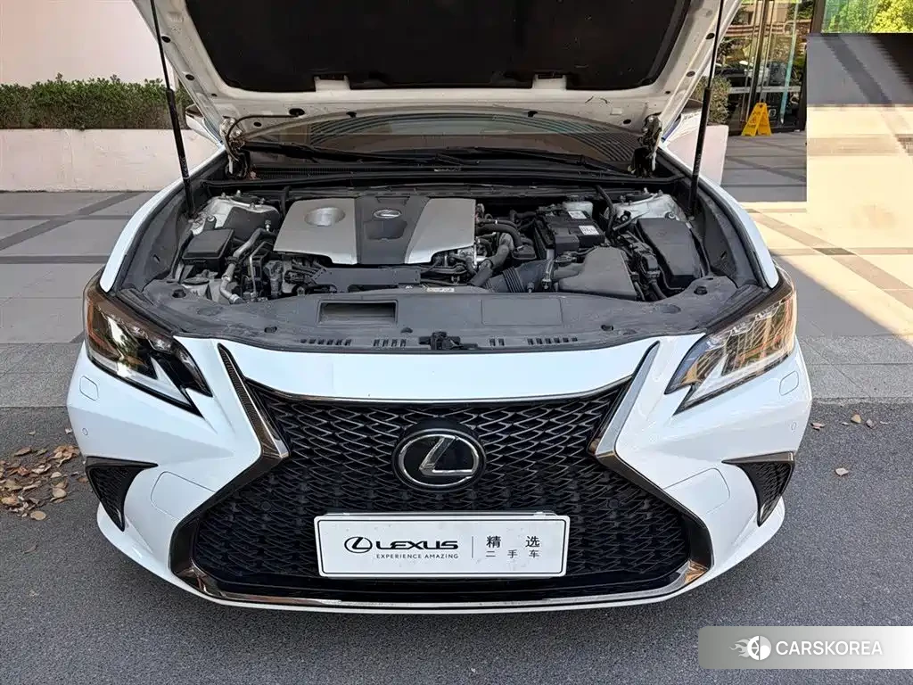 Lexus ES 2019 Белый из Китая, фото 2