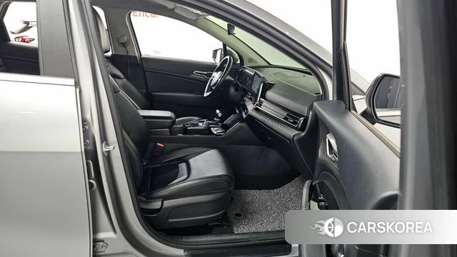 Kia Sportage 5th Generation 2022 Серебряный из Кореи, фото 2