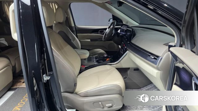 Kia Carnival 4th generation 2023 Черный из Кореи, фото 2