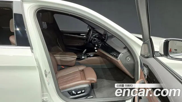 BMW 5 Series (G30) id 2640325 из Кореи 2