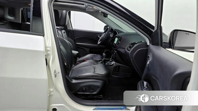 Jeep Compass 2nd Generation 2019 Белый из Кореи, фото 2