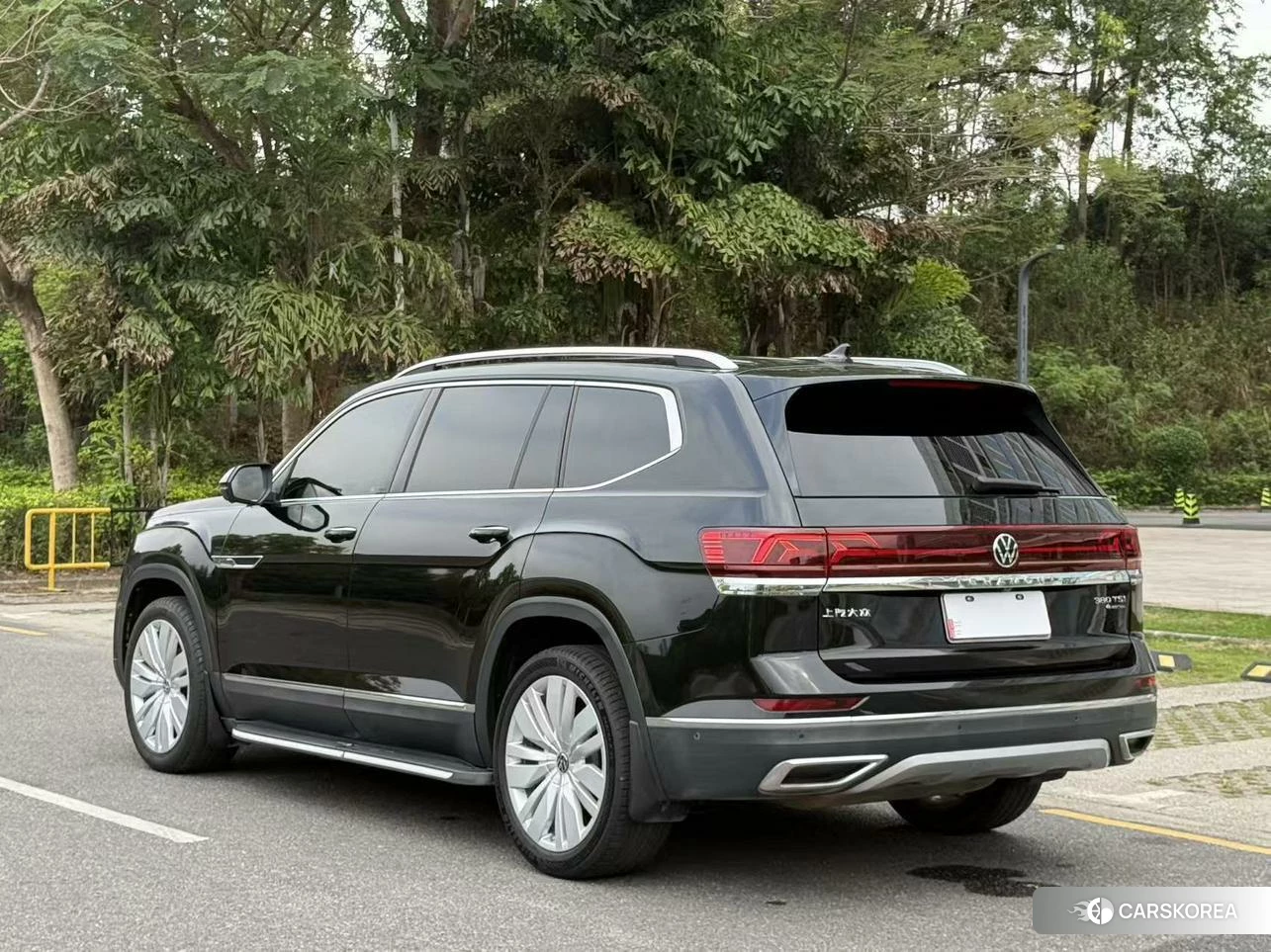 Volkswagen Tourang 2023 Черный из Китая, фото 2