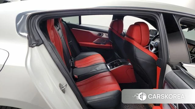 BMW 8 Series (G15) 2022 Белый из Кореи, фото 2